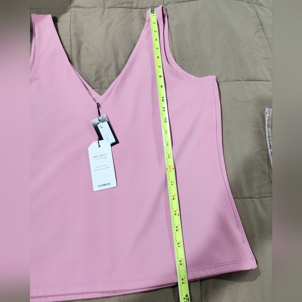 NWT Express Body Contour High Compression Double V-Neck Tank Size XL - Picture 6 of 11